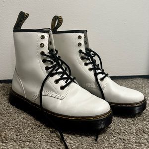 DOC MARTIN 1460 SMOOTH LEATHER LACE UP BOOTS